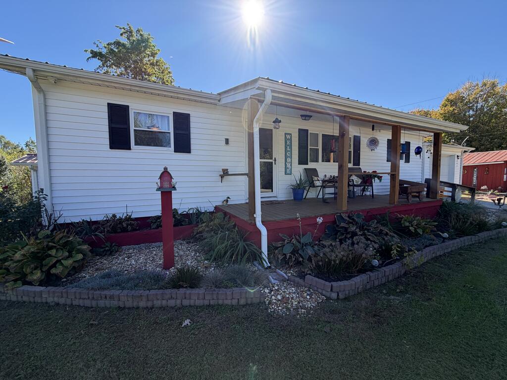 841 Yellow Cliff Rd — photo