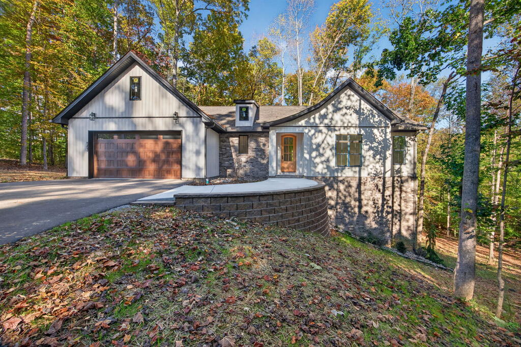 563 Hardwood Lane — photo
