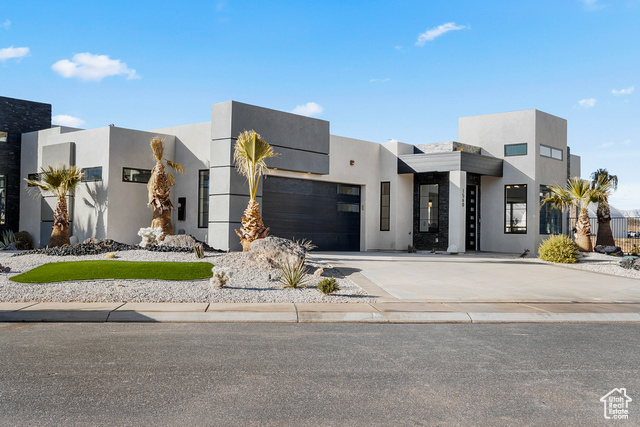 1560 W Torrey Pines Rd — photo