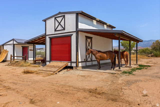 1021 W Churrea Dr — photo