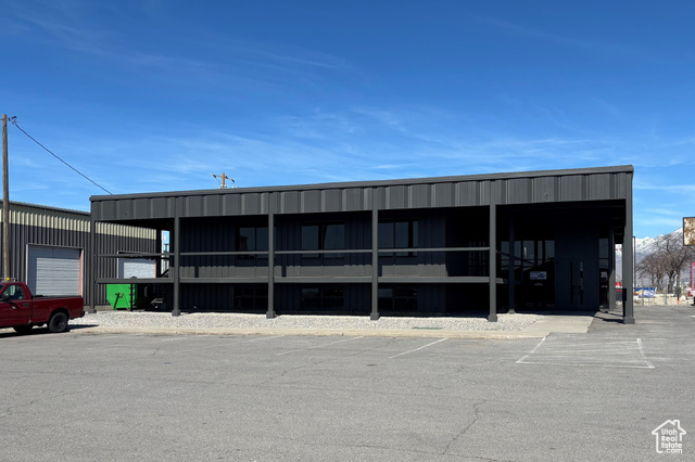 115 N Geneva Rd — photo