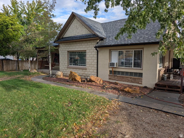 1341 E Creek Rd — photo