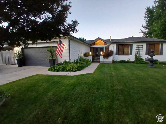 1584 E Petunia Way — photo