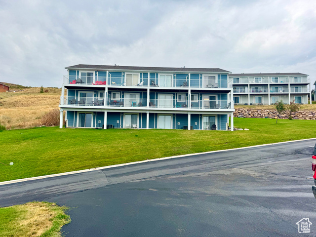871 N Newberg Dr #3 — photo