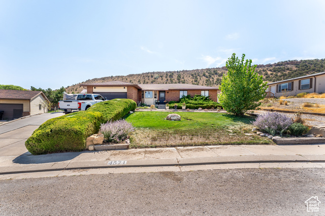 4571 W Hillside Dr — photo