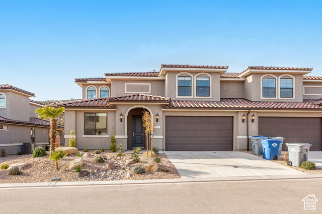 2343 E Escondido Dr — photo