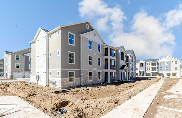 4661 S Poplar Way. #R302, Mapleton, UT 84664