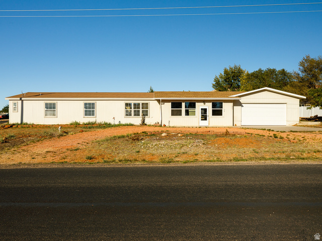 1686 S Powell Dr — photo