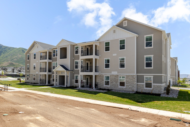 4661 S Poplar Way #R303 — photo