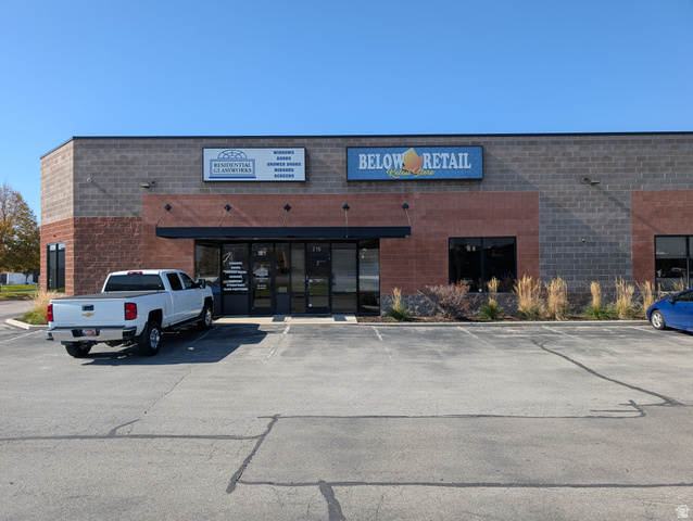215 N Redwood Rd #2 — photo