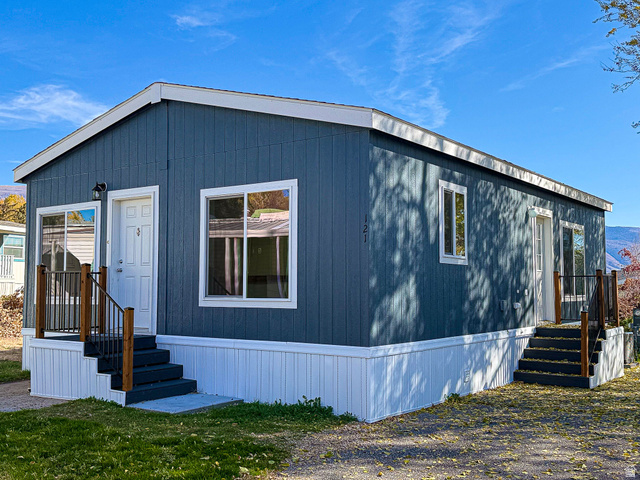 121 Barrington Way — photo