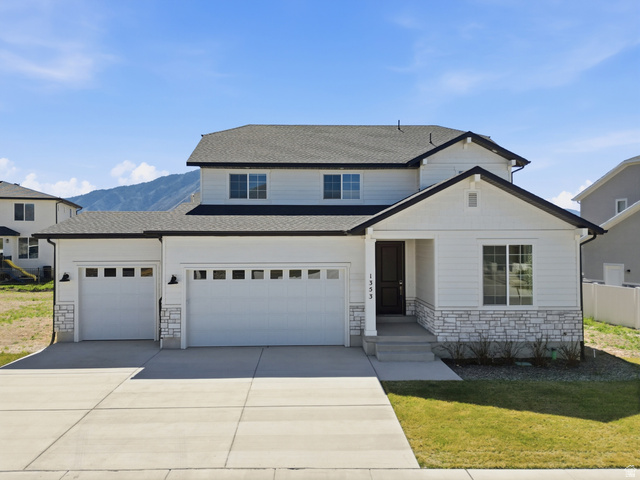 1353 W Mapleton Ct — photo