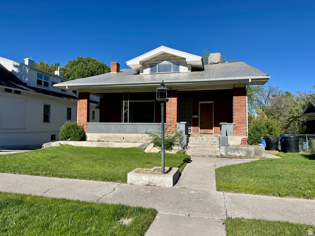 33 N 200 E — photo