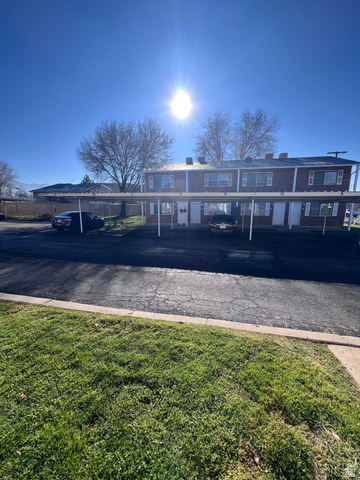 556 N Fairfield Rd #D4 — photo