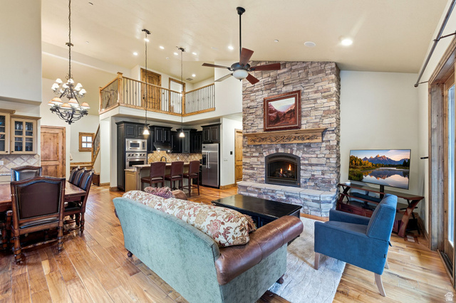 1273 W Stillwater Dr — photo