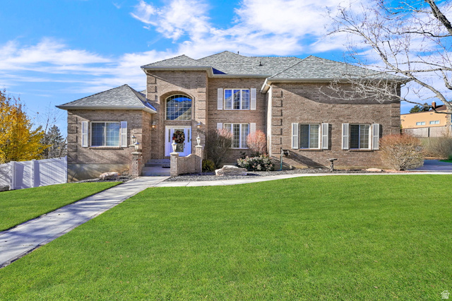 1085 E Windsor Dr — photo