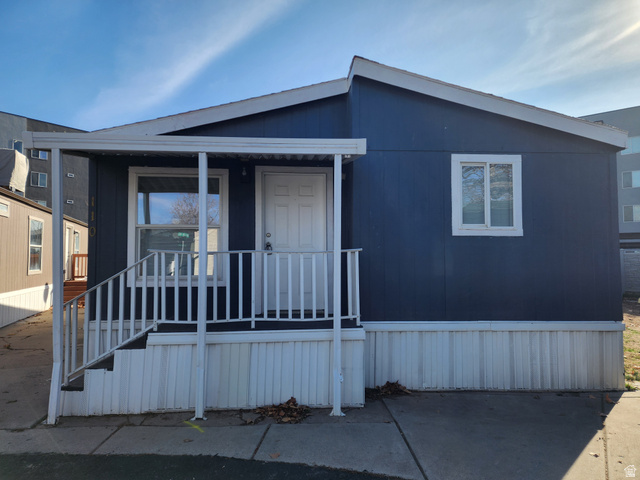 75 W 250 N #110 — photo