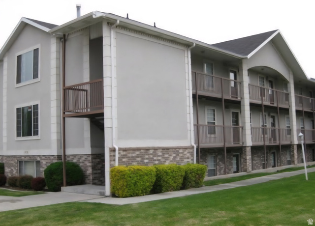 1070 S Orem Blvd #3 — photo