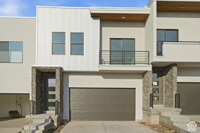 189 E 210 N #8 — photo