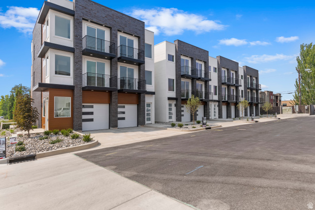 32 W 400 S — photo