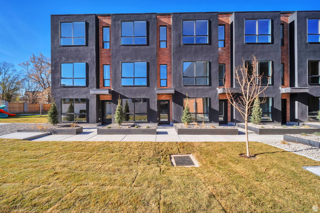 884 Rowley #106 — photo