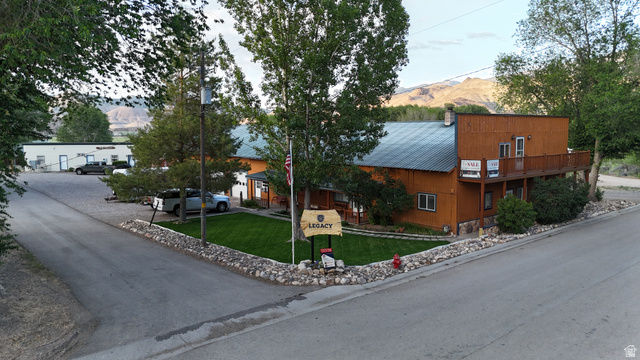 30 N 300 E — photo