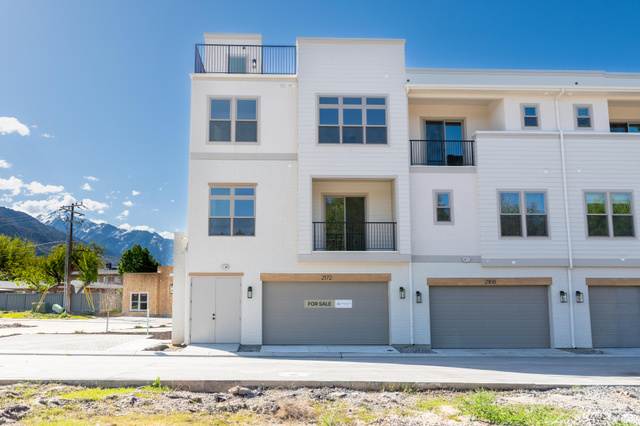 2172 E Rising Wolf Ln #16 — photo