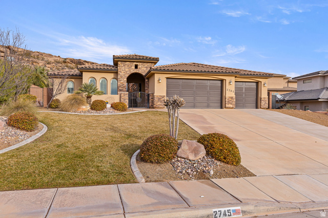 2745 E Rasmussen Dr — photo
