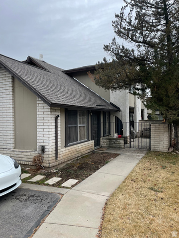 158 W Woodside Dr — photo