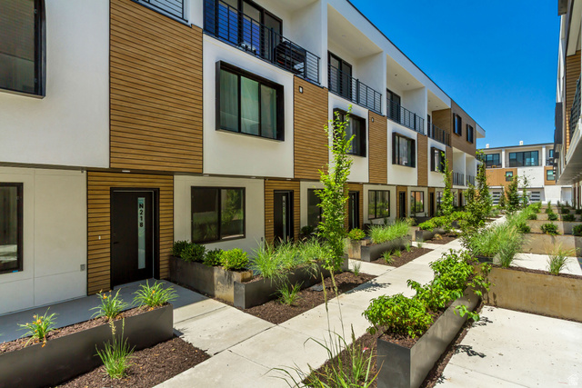 4186 S Main St #M315 — photo