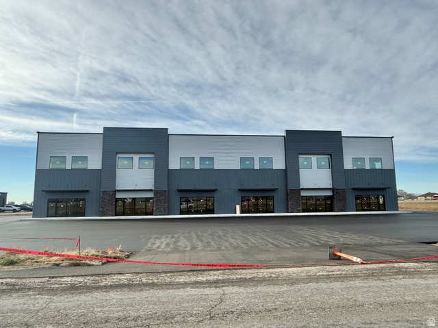 9521 N Powerline Rd #202 — photo