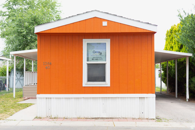 1264 Goldfinch St — photo