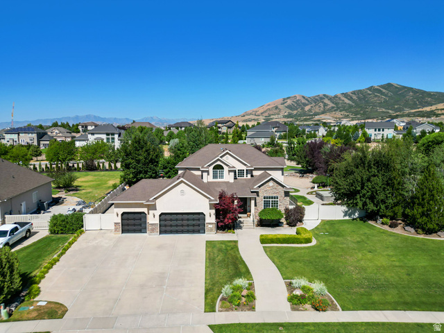 11597 N Sunset Hills Dr — photo