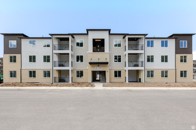 4704 S Olive Ave #V201 — photo