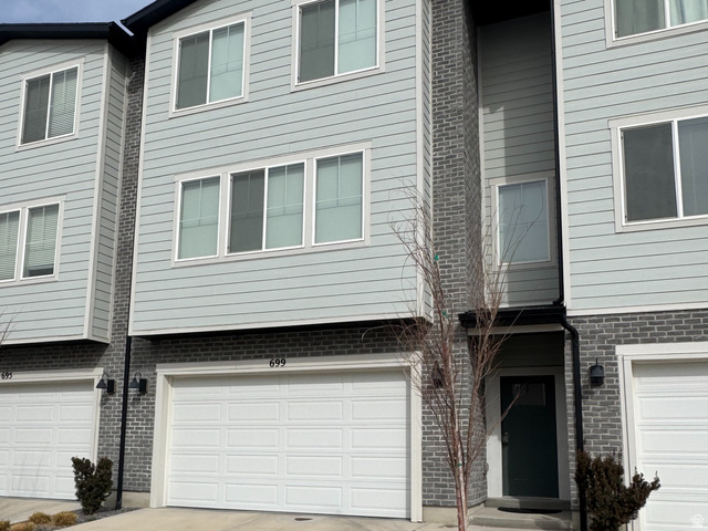 699 E Ryegrass Dr — photo