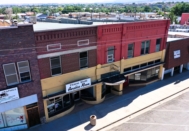 39 W Main St — photo
