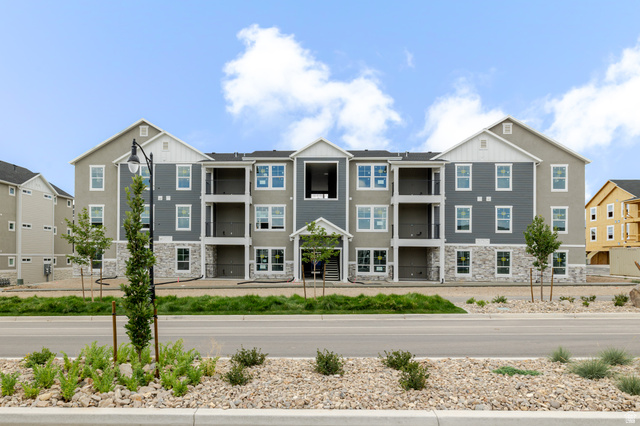 6688 W Twin Rocks Ln #C203 — photo