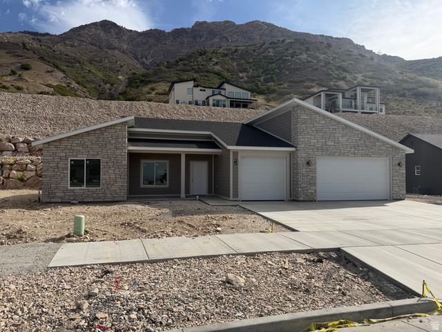 3040 N Mountain Rd #216 — photo