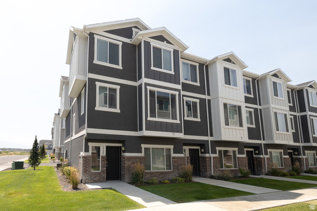 1928 S 1030 W — photo