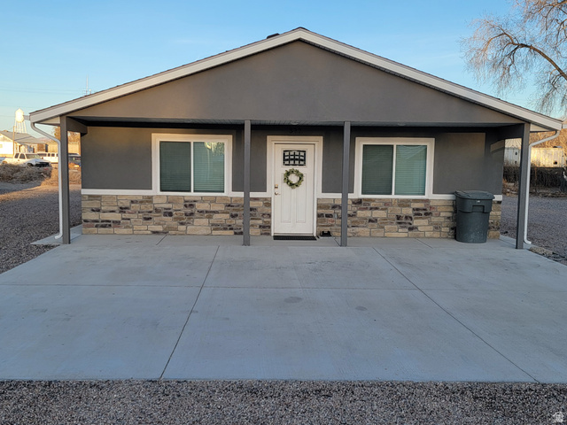 320 N 450 W — photo