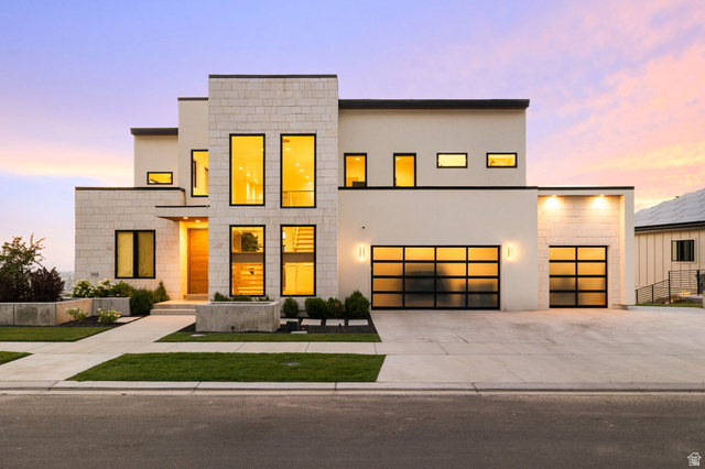 343 W Bay Dr — photo