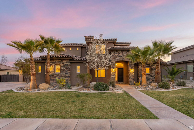 2735 E Auburn Dr — photo