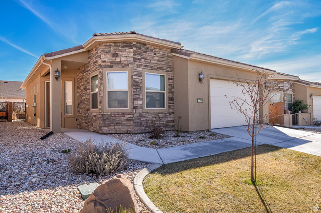 2365 W Crescent Dr — photo