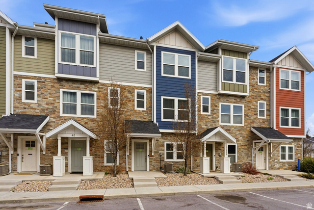 39 N 300 W — photo