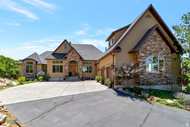 5055 N Waterfall Dr — photo