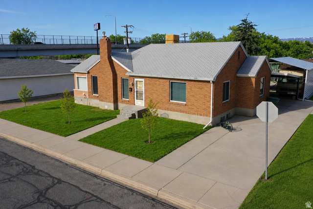 125 N 400 W — photo