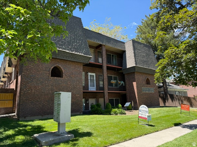 261 N 400 E #301 — photo