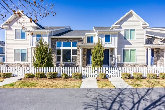 1055 W Painted Horse Ln — photo