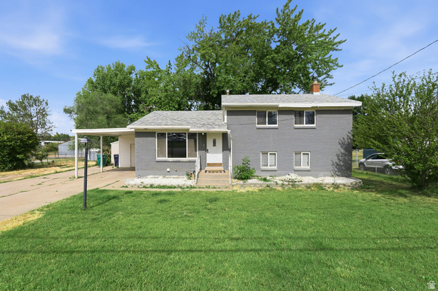 5549 S 2700 W — photo