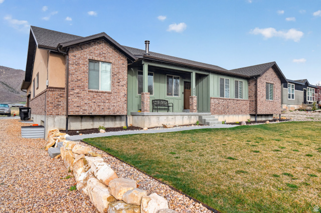 488 S 250 W — photo